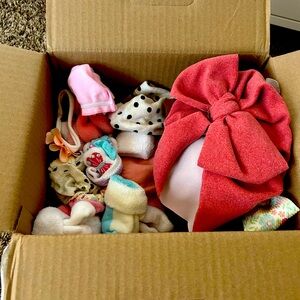 Newborn sock,mitten,hats,bow bundle